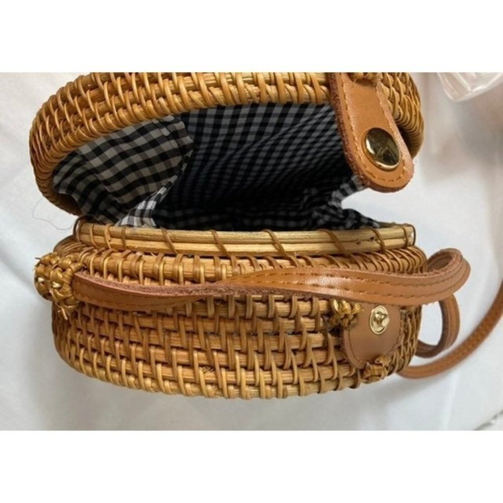 Urban Outfitters Round Rattan Gingham Lined Cross Body Purse 3 x 7" - Picture 4 of 7
